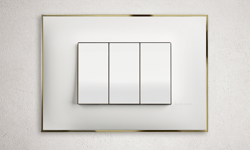 3 modules Classia with white gold cover plate