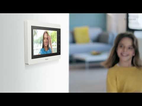 Preview image for the embedded video for gallery "BTicino EASYKIT Essential".